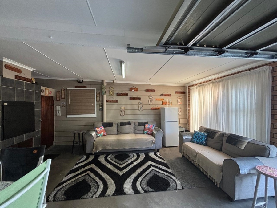 2 Bedroom Property for Sale in Hartenbos Central Western Cape